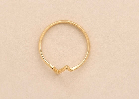 Anillo para Mujer en Oro 10K con Diseño de Latido