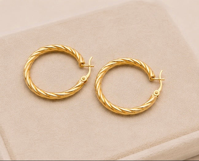 Set de Argollas de Mujer en Oro 10K